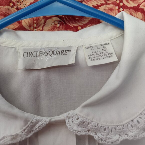 Blouse with peter pan collar and lace trim - Picture 4 of 7